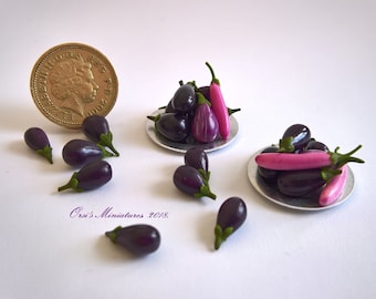 Dollhouse miniature aubergine plate in 1 inch scale