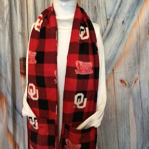 Oklahoma University SoonersFleece Hidden Pocket Scarf