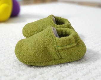 Patrón de costura para zapatos de bebé: Tutorial de pantuflas de lana (Descarga PDF)
