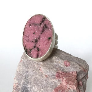 Anillo de plata con calcita de cobalto, regalo, hecho a mano, regalo, se adapta a una talla 9 1/2