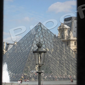 Paris 2009 - Louvre pyramid (2 images included)
