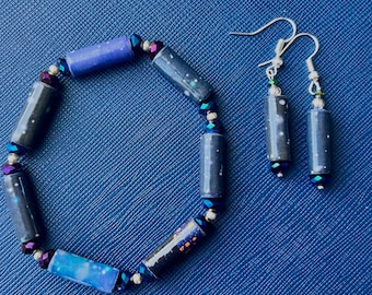 Set composto da bracciale e orecchini con perline di carta a tema celeste, n. 362.