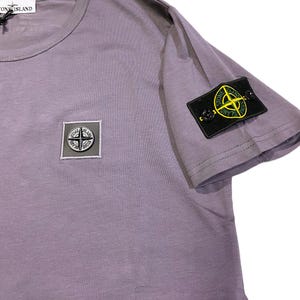 Stone Island T-shirt med knappmärke (grå)
