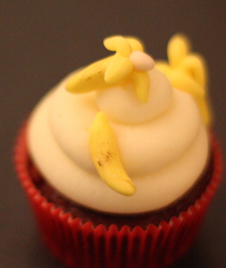 Fondant Bananas, Peeled and Unpeeled, for Decorating Cupcakes, Cake or  Mini-cakes the Perfect Addition for Your Monkey Party -  Israel