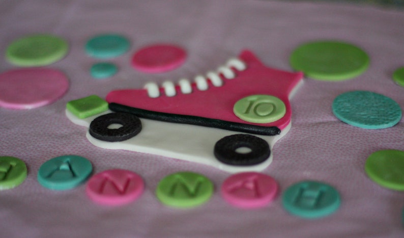 Fondant Roller Skate Cake Topper, with Polka Dots, Name and Age Decorations for a Special Roller Skating Themed Birthday Cake image 3