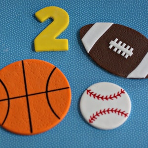 Fondant Sports Basketball, Baseball, Football and Age Cake Decorations Bild 1