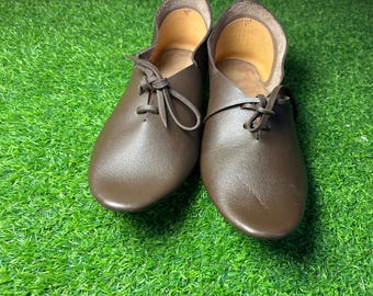 Handmade Leather Medieval Turn Shoes | Poulaines, Crackowes Historical Reenactment Footwear