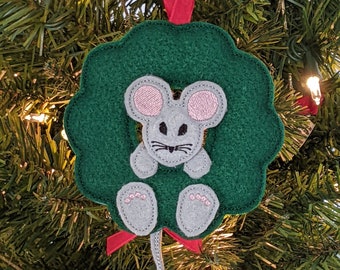 The Christmas Mouse In The Hoop Ornament Machine Embroidery Design