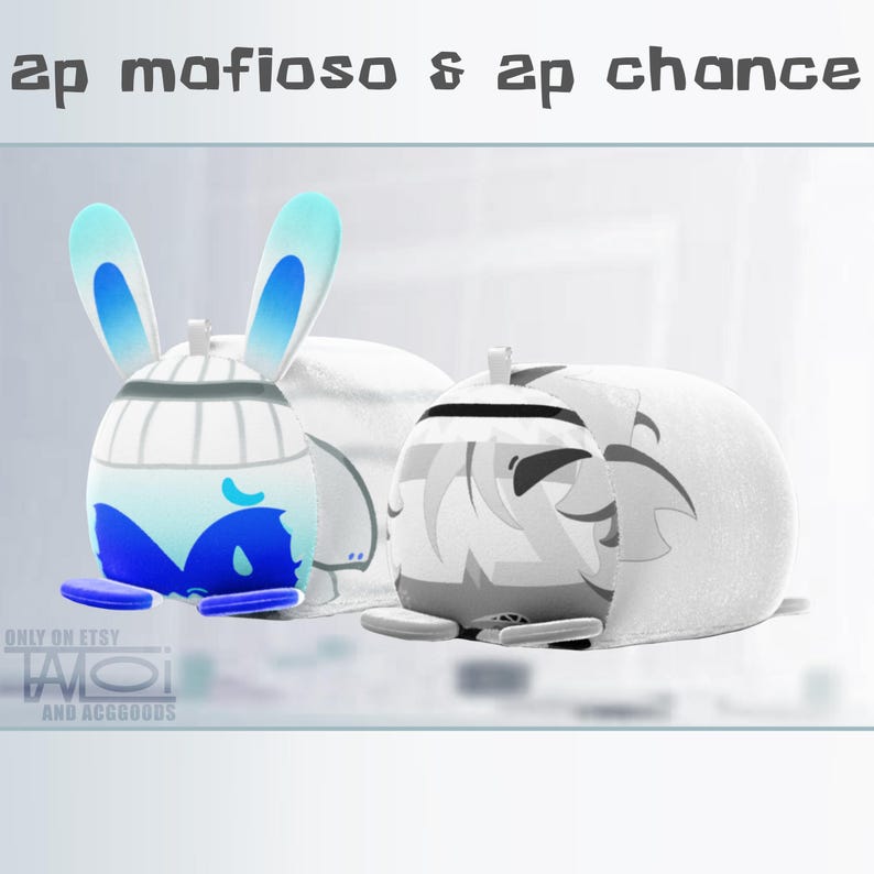Pode incluir: Duas figuras de pel&uacute;cia em forma de coelho. Uma &eacute; branca e azul com detalhes e orelhas azuis, a outra &eacute; em tons de cinza. O texto "2p mafioso & 2p chance" est&aacute; no topo. O texto "ONLY ON ETSY TMOI AND ACGGOODS" est&aacute; na parte inferior.