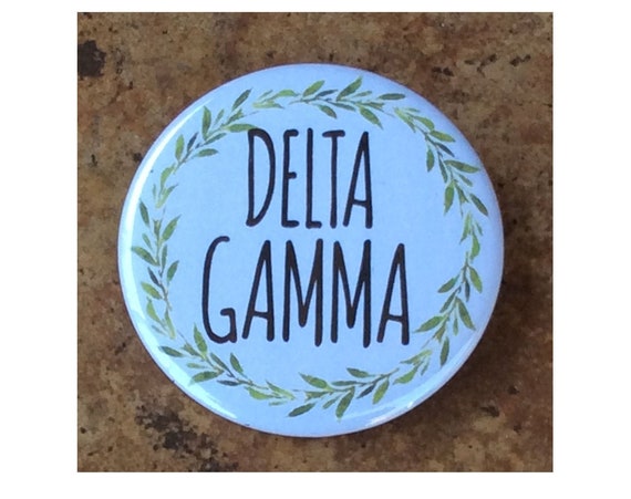 Delta Gamma Button with Green Wreath