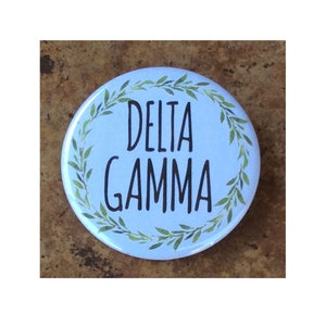 Delta Gamma Button with Green Wreath