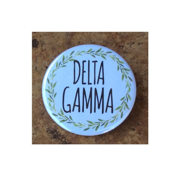 Delta Gamma Button with Green Wreath