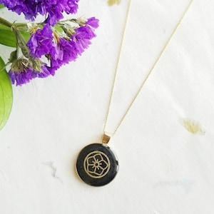 Japanese Origami Paper Resin Necklace Kamon Pendant with Gold Plated Brass Circle Frame No.04172