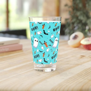 Halloween Pint Glass 16oz – Ghosts, Pumpkins, Bats, Spooky Boo Drinkware, Halloween Party Favor, Fall Home Decor