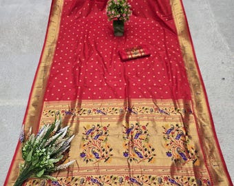 Rode paithani zijden sari: levendige handgemaakte etnische kleding voor feesten en speciale gelegenheden