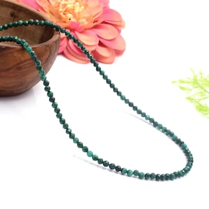 Malachite Gemstone Beaded Choker: Minimalist Crystal Necklace