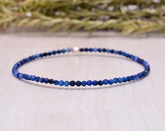 Blau Kyanit Perlen Minimalist Stretch Armband | Facettierter echter natürlicher Edelstein | Handgemacht, um zu bestellen