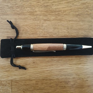 Handcrafted American Oak & Walnut Sierra Click Pen