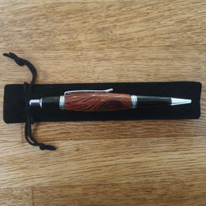 Handcrafted Hairy Oak Sierra Click Pen