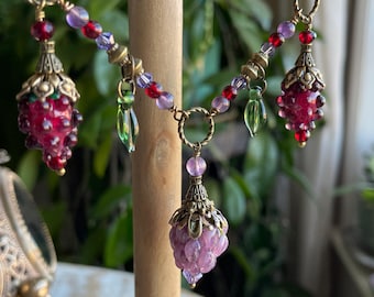 Collar de flores y bayas de vidrio, vidrio lampwork
