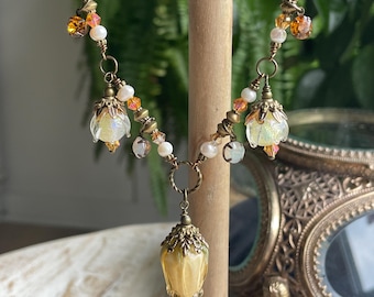 Collar con flores de cristal de Murano, perlas y cristales Swarovski