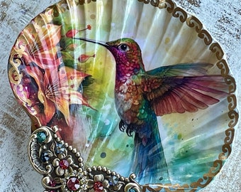 Decoupaged Shell Jewelry Dish Hummingbirds and Flowers Shell Jewelry Dish, Ring Dish, Trinket Dish, Jewelry Holder, Alter Dish