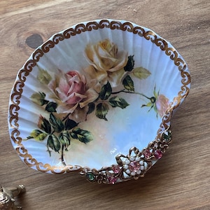 Decoupaged Shell Jewelry DishJewelry Dish,  Ring Dish, Shell Jewelry Dish, Rose Dish