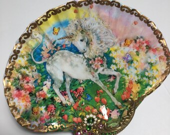 Plato para joyas con concha de unicornio decoupage: Plato para baratijas con filigrana de diamantes de imitación
