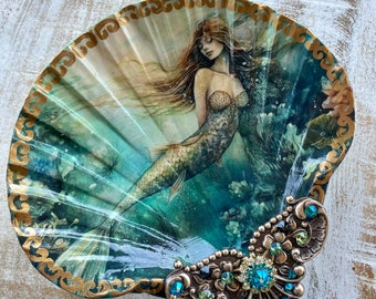 Decoupaged Shell Jewelry Dish, Mermaid shell dish,  Jewelry Storage Ring dish, Mermaid Dish,  Trinket Dish, Coastal Decor, Alter Dish