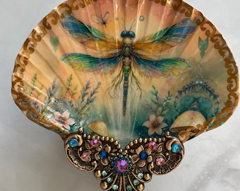 Decoupaged Shell Jewelry Dish: Dragonfly Trinket Holder