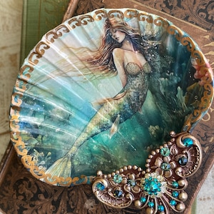 Decoupaged Shell Jewelry Dish, Mermaid shell dish,  Jewelry Storage Ring dish, Mermaid Dish,  Trinket Dish, Coastal Decor, Alter Dish