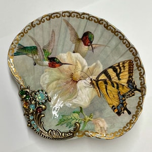Decoupaged Humming Bird And Butterfly Shell Jewelry DishJewelry Dish, Shell Trinket Dish, Shell Jewelry Dish by Rtistmary