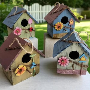 Colorful Wooden Birdhouse Hand Painted Hanging Garden Decor Rustic Outdoor Bird House Ornament for Backyard Porch Patio Decoration Gift
