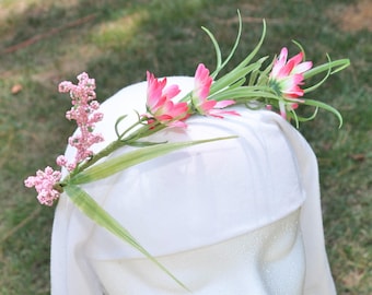 Pink Daisy Flower Crown. Grass Crown with Pink Flowers. Daisy Circlet. Pink and Green Crown. Pink Daisy Headband.