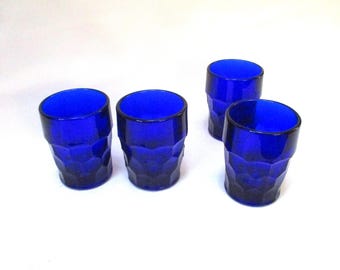 Zestaw 4 szklanek do koktajli w stylu vintage Viking Glass z kobaltu georgiańskiego o strukturze plastra miodu