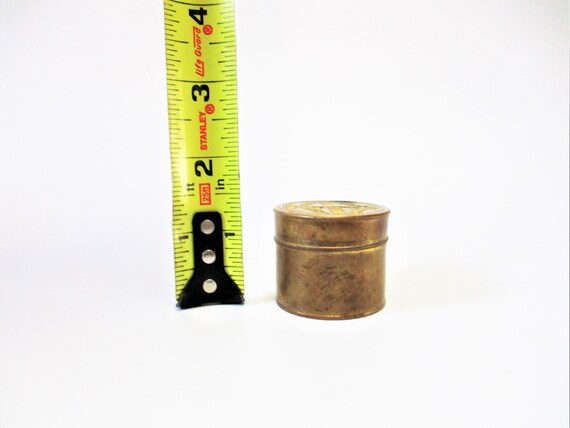 Antique Tiny Pill Box Brass Small Snuff Pills box Trinket AQ17
