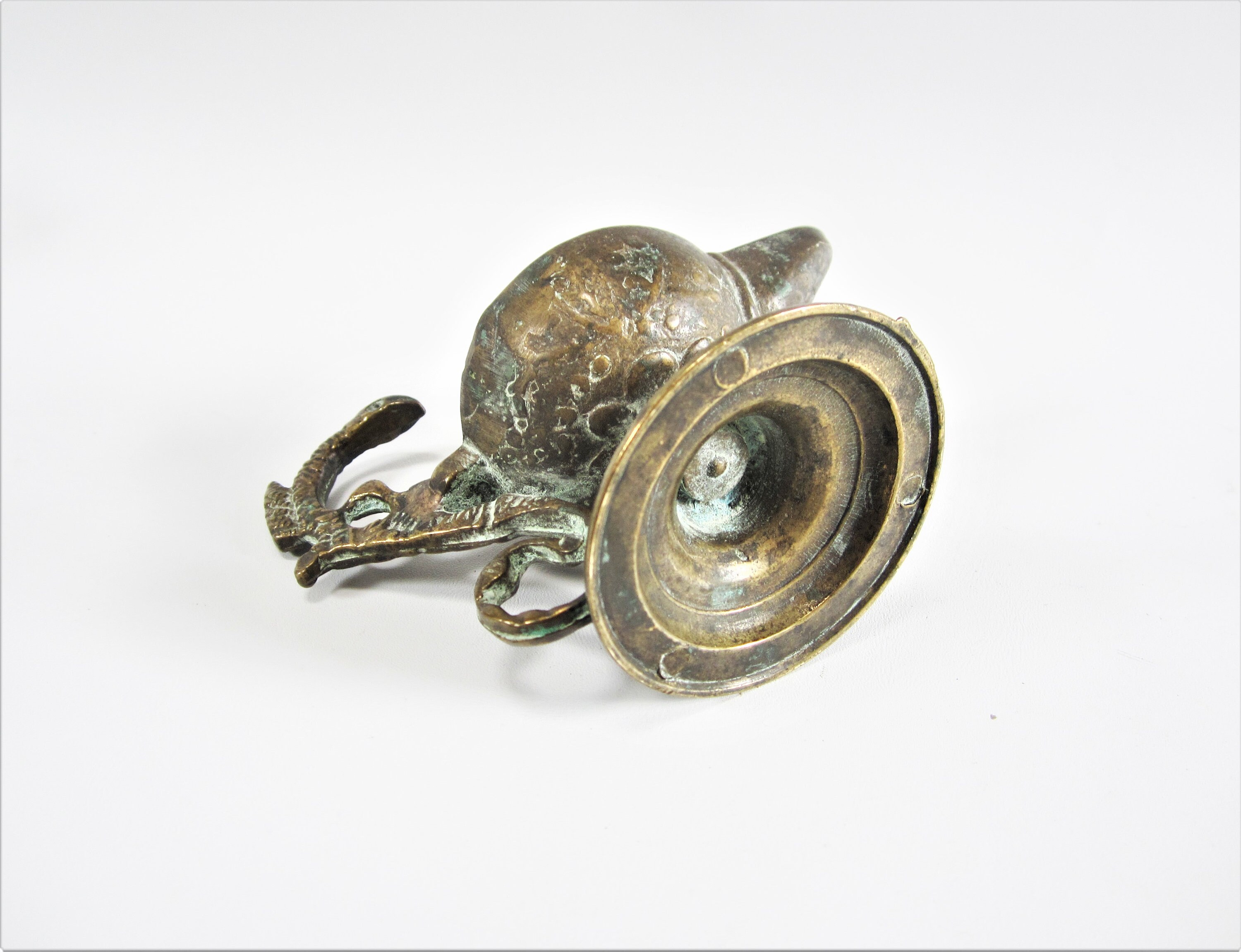 Lampade ad olio antiche Lampade Lucerna SERPENT HANDLE Ottone bronzo Set di  2 piccole dimensioni -  Italia
