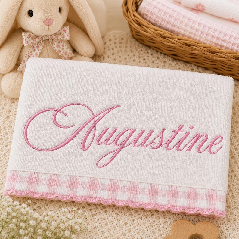 Elegancki krój pisma Augustine do haftu, alfabet do kaligrafii ślubnej, delikatny monogram z imieniem pisanym kursywą, 6 rozmiarów + format BX zdjęcie 4