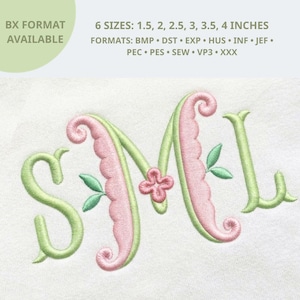Puede incluir: Un diseño de bordado con las letras S, M y L en una fuente cursiva con hilo rosa y verde claro. Las letras están acentuadas con pequeñas hojas verdes y una flor rosa. El texto indica: 6 TAMAÑOS: 1.5, 2, 2.5, 3, 3.5, 4 PULGADAS. FORMATOS: BMP, DST, EXP, HUS, INF, JEF, PEC, PES, SEW, VP3, XXX.