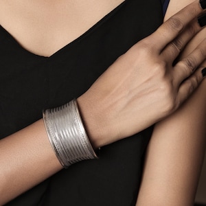 Handmade Silver Cuff Bracelet: Striped Tribal Boho Bangle
