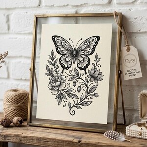 Diseño de tatuaje de mariposa botánica con líneas finas y puntillismo, diseño de tatuaje de mariposa floral, tatuaje ornamental sombreado con látigo, descarga digital instantánea.