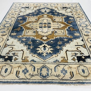 Handmade Oushak Wool Rug 8x10: Heriz Style, Blue & Cream