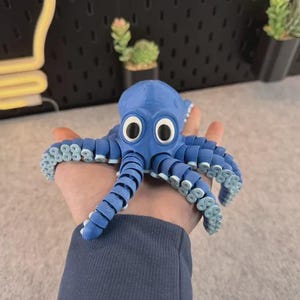 Articulated Octopus – Flexible Fidget Toy, Cute Desk Pet, Ocean Gift
