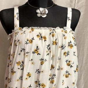 Hollister White Floral Print Cami Top Size S