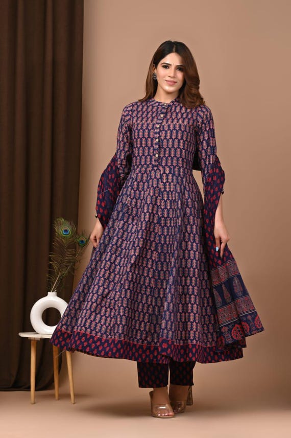 sleeves designs for anarkali dress Red Color Georgette Designer Side Silts Sleeves Embroidered Anarkali S Meena Bazaar Shop