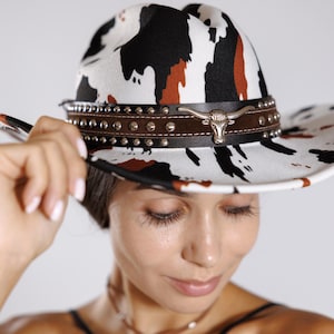 Cow Print Cowboy Hat, Western Cowgirl Hat, Rodeo Festival Hat, Bull Head Buckle Hat, Cowgirl Hat Cow Print, Women’s Western Hat