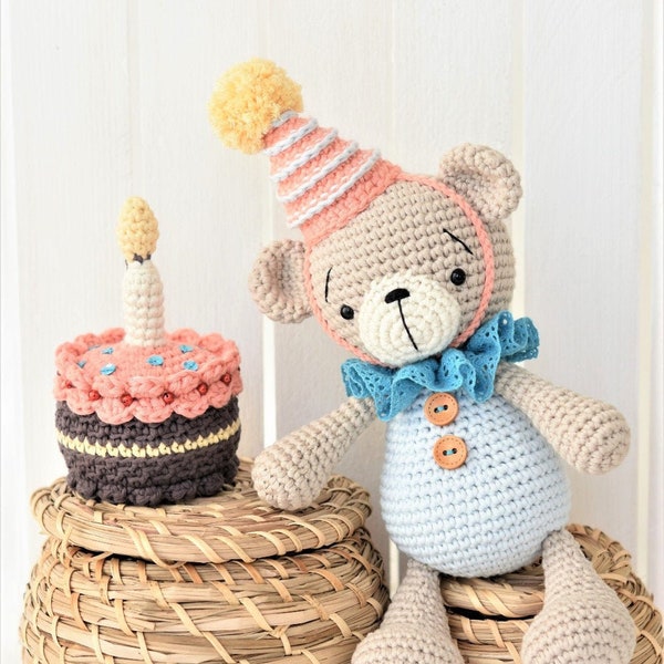 Amigurumi bear pattern - Birthday bear and yummy cake - crochet pattern, pdf tutorial, lilleliis design, DIY