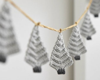 PATTERN - Christmas tree garland - crochet pattern, home decoration, crochet ornament, gift wrapping, DIY, 5 languages