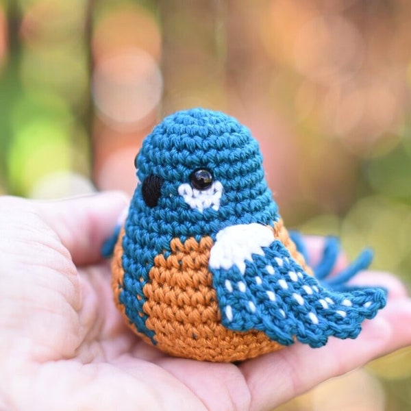 Oiseau mésange charbonnière au crochet - modèle amigurumi, décoration au crochet, ornement de sapin de Noël, pdf imprimable