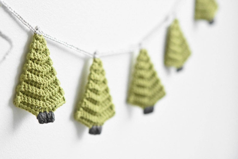 PATTERN Christmas tree garland crochet pattern, home decoration, crochet ornament, gift wrapping, DIY, 5 languages image 2